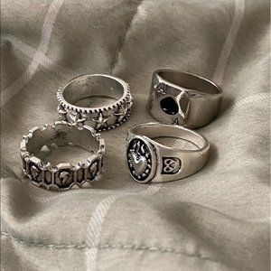 4 Bulky Rings Set
